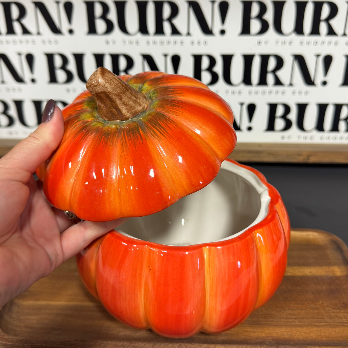 LARGE PUMPKIN WITH LID {THRIFTY FLAMES}
