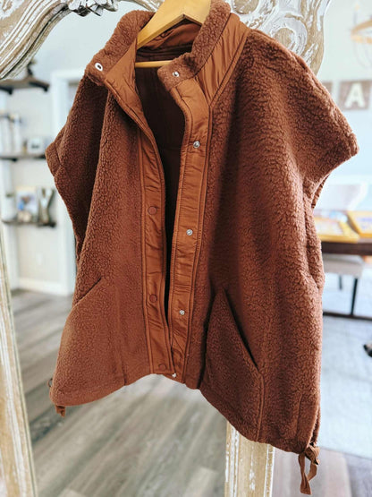 THE WRENLEE FLEECE VEST (PREORDER 9/26)