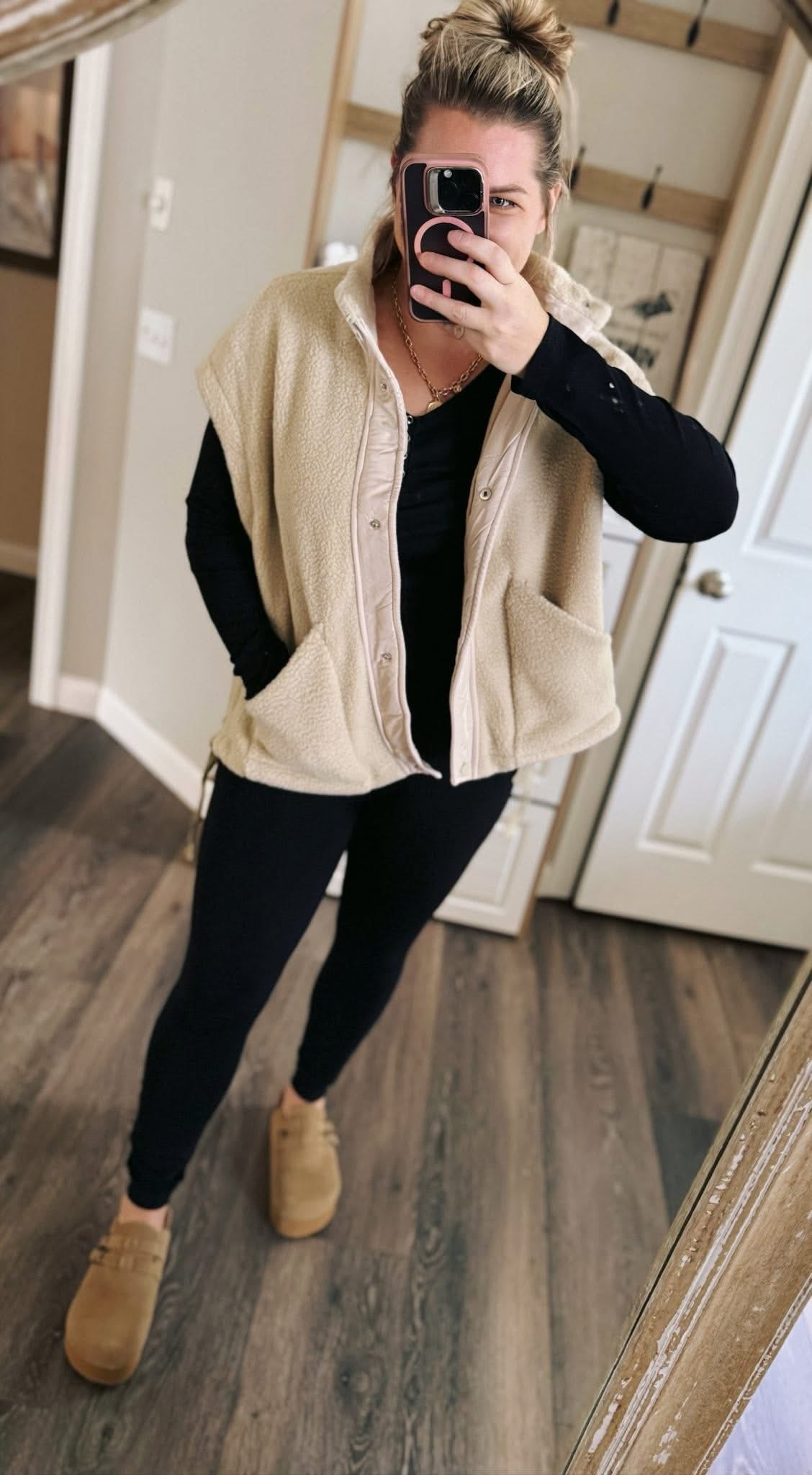 THE WRENLEE FLEECE VEST (PREORDER 9/26)