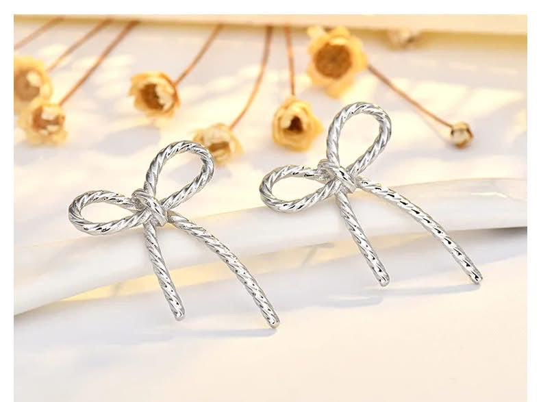 TWISTED BOW EARRINGS (PREORDER 8/8)