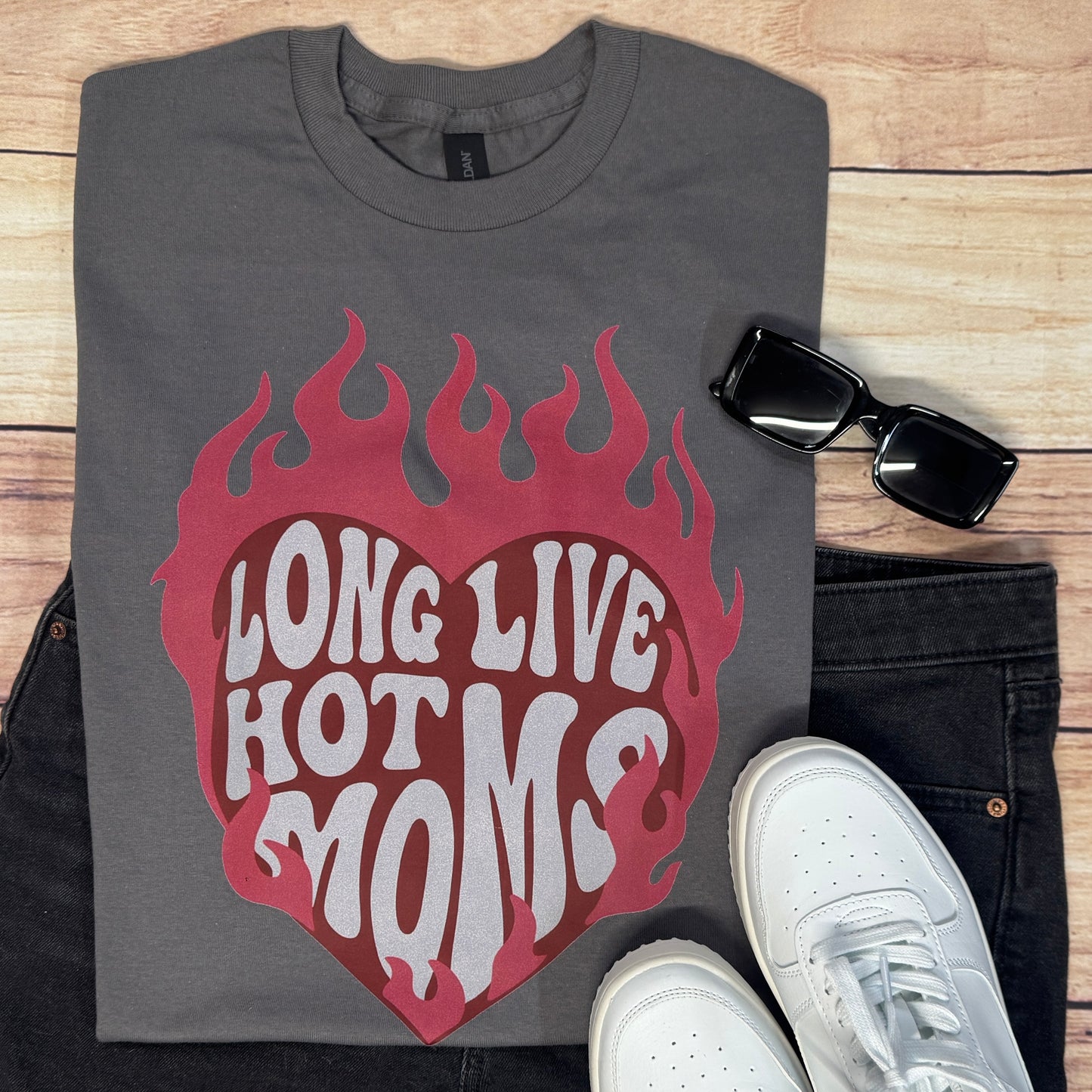 LONG LIVE HOT MOMS
